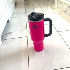 Stanley Quencher H2.0 FlowState Tumbler Neon Pink & Black Color 40oz